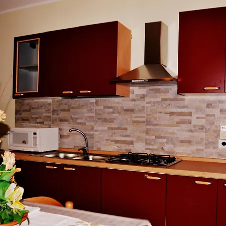 לינה וארוחת בוקר Federico Ii 3*