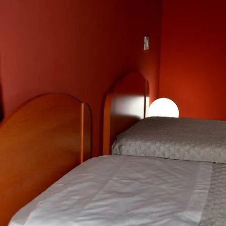 לינה וארוחת בוקר Federico Ii