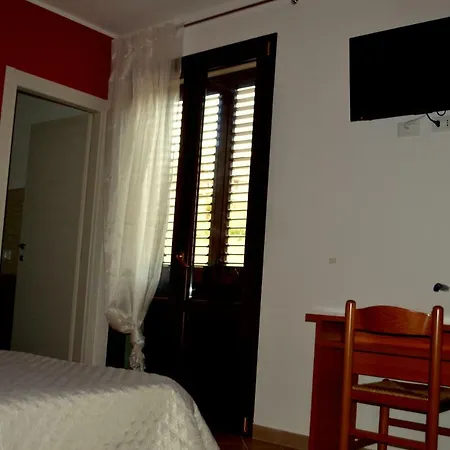 לינה וארוחת בוקר Federico Ii