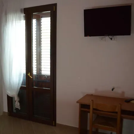 לינה וארוחת בוקר Federico Ii 3*