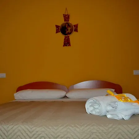 Federico Ii לינה וארוחת בוקר 3*