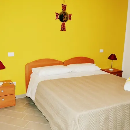 לינה וארוחת בוקר Federico Ii